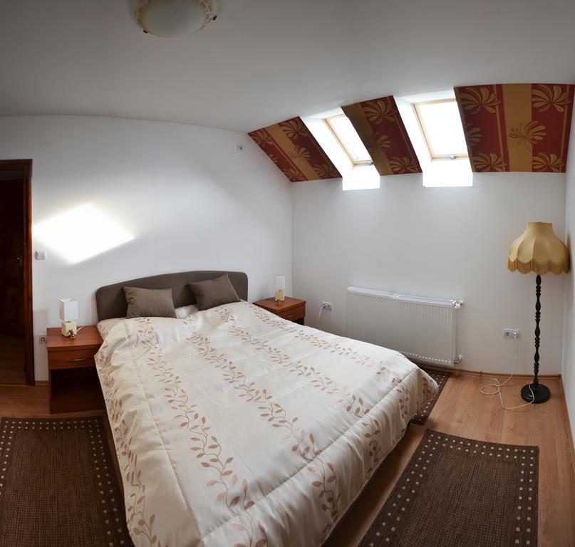 Falusi Patika - Tisza-To Vendeghaz Tiszaszolos Room photo